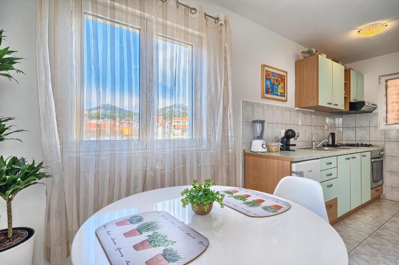 חוואר Apartments Irena מראה חיצוני תמונה