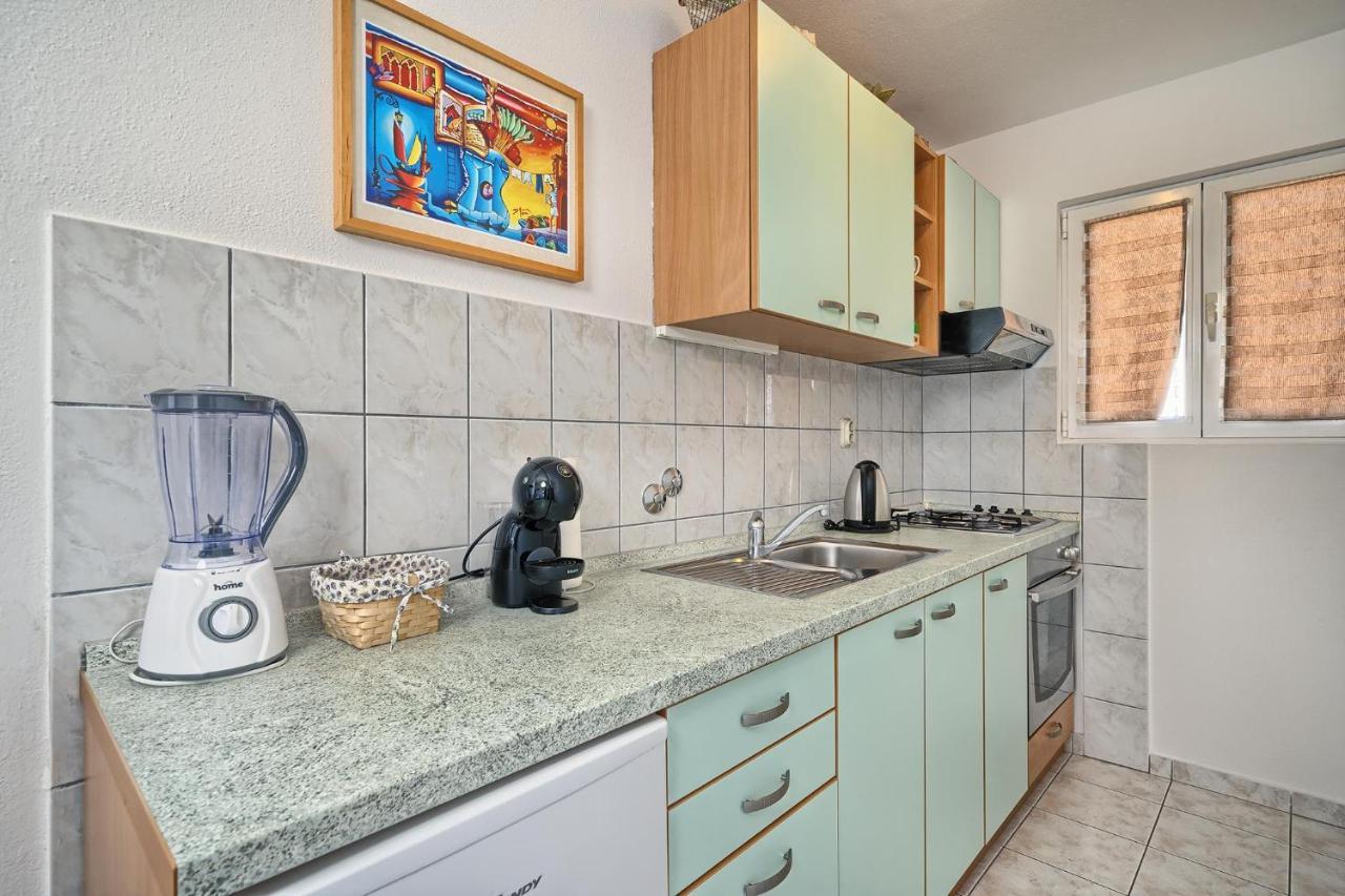 חוואר Apartments Irena מראה חיצוני תמונה