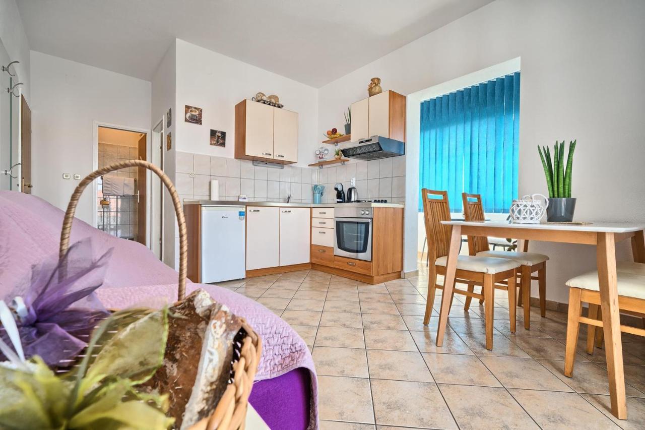 חוואר Apartments Irena מראה חיצוני תמונה