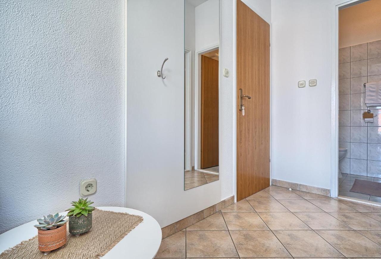 חוואר Apartments Irena מראה חיצוני תמונה
